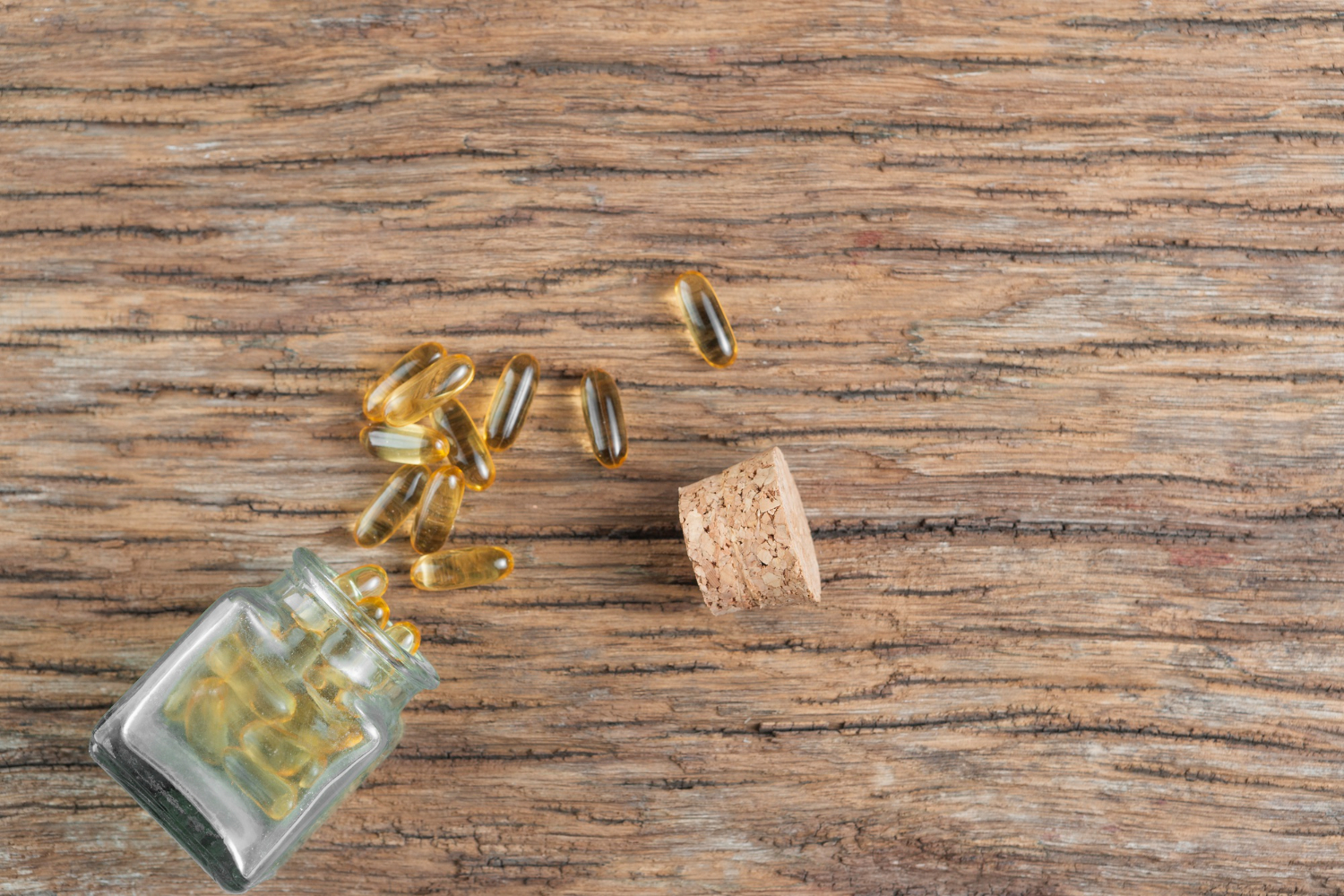 EPA ir DHA omega-3 riebalų rūgštys ir žuvų taukų kapsulės