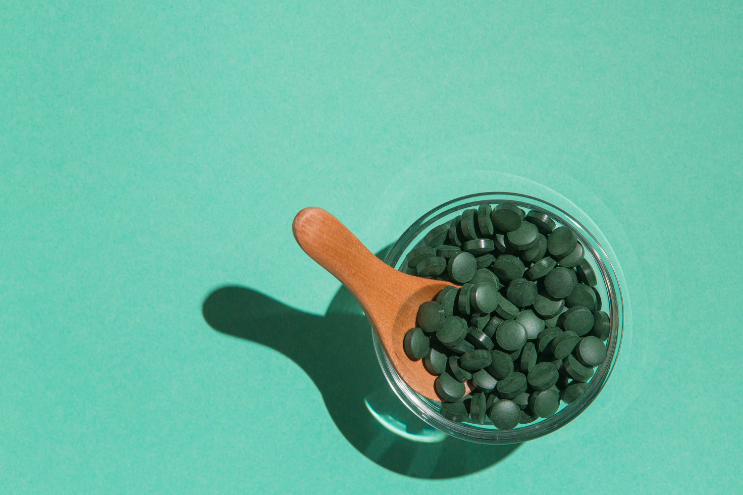 Spirulina: nauda organizmui, poveikis, naudojimas, tabletės ir dienos norma